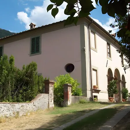 Villa Con Parco E Piscina-camaiore