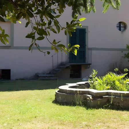 Villa Con Parco E Piscina-camaiore *